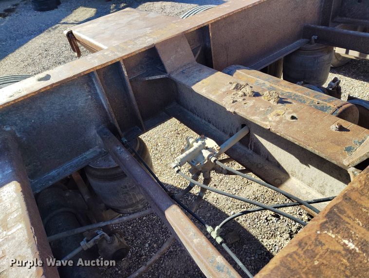 image for item DT0985 1995 Dakota Manufacturing Co. Trail-Eze lowboy equipment trailer