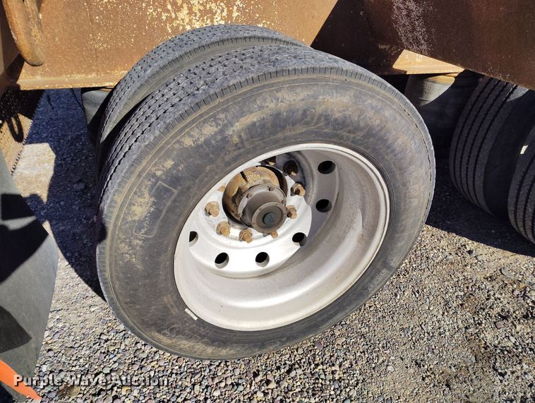 image for item DT0985 1995 Dakota Manufacturing Co. Trail-Eze lowboy equipment trailer