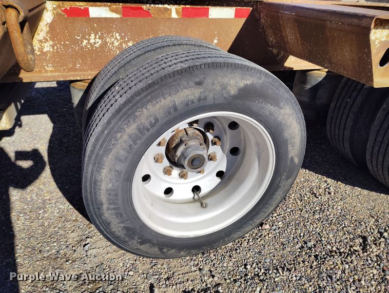 image for item DT0985 1995 Dakota Manufacturing Co. Trail-Eze lowboy equipment trailer