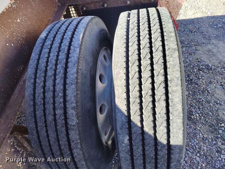 image for item DT0985 1995 Dakota Manufacturing Co. Trail-Eze lowboy equipment trailer