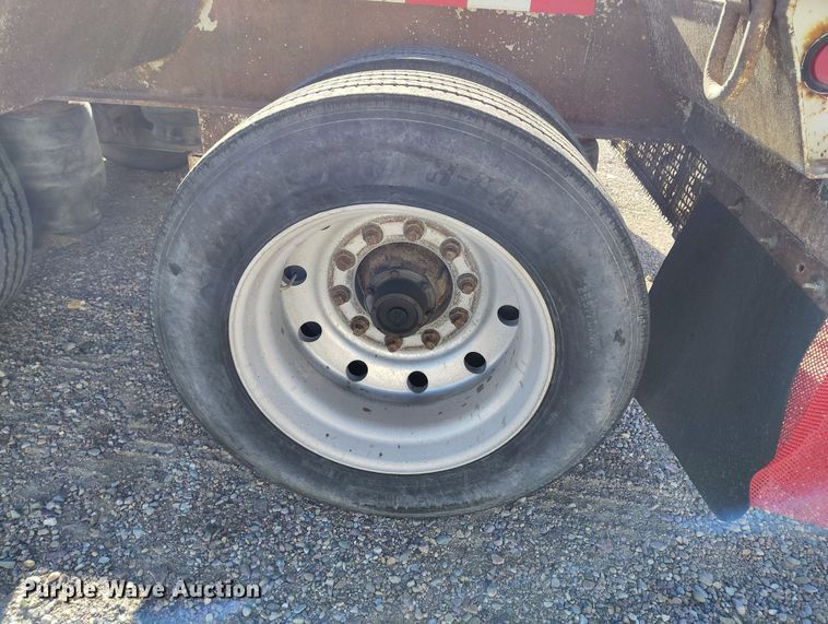 image for item DT0985 1995 Dakota Manufacturing Co. Trail-Eze lowboy equipment trailer