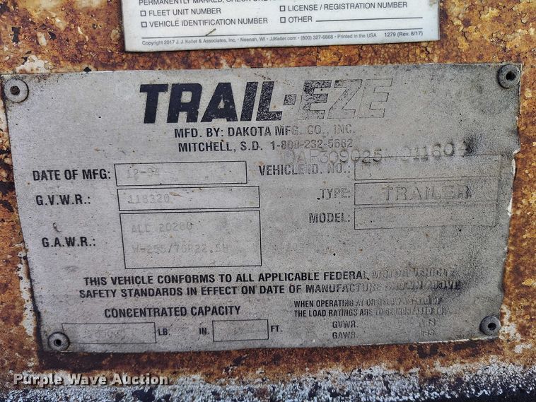 image for item DT0985 1995 Dakota Manufacturing Co. Trail-Eze lowboy equipment trailer