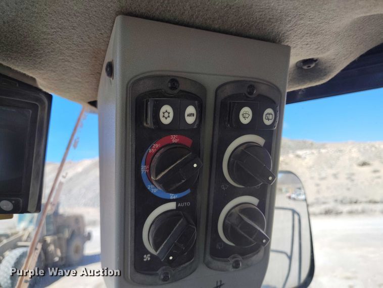 image for item DT0986 2012 Caterpillar 966K wheel loader