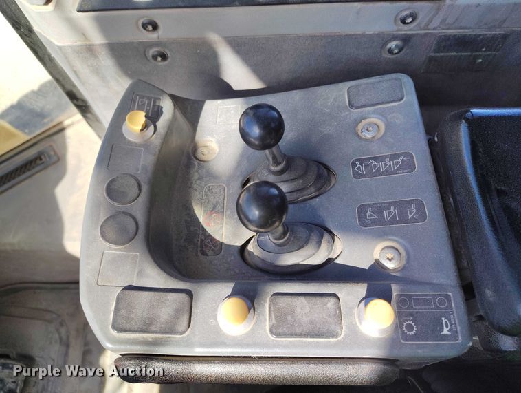 image for item DT0986 2012 Caterpillar 966K wheel loader