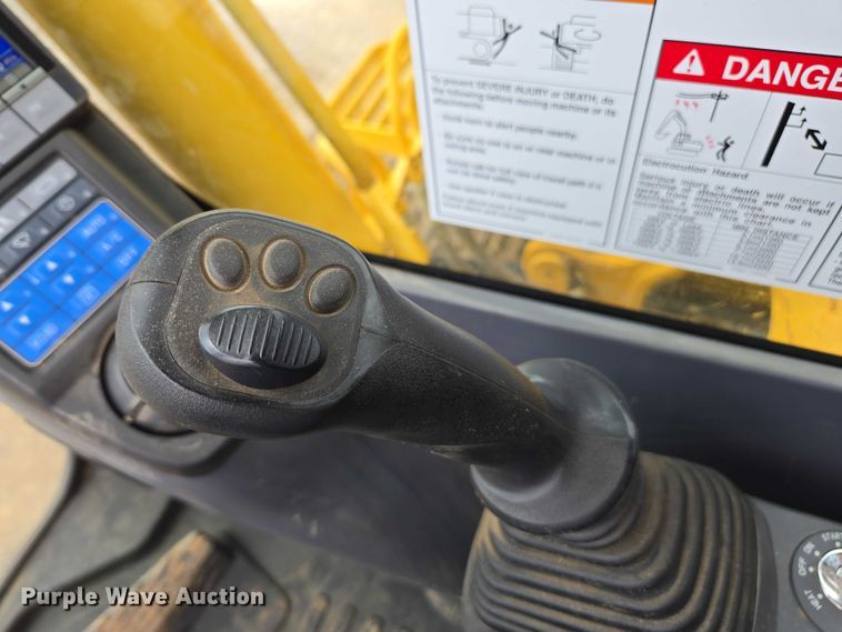 image for item DU2743 2023 Komatsu PC170LC-11 excavator