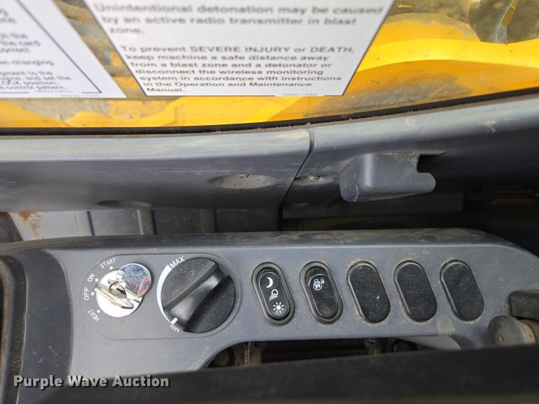 image for item DU2743 2023 Komatsu PC170LC-11 excavator