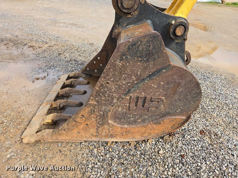 image for item DU2744 2021 Komatsu PC210LC-11 excavator
