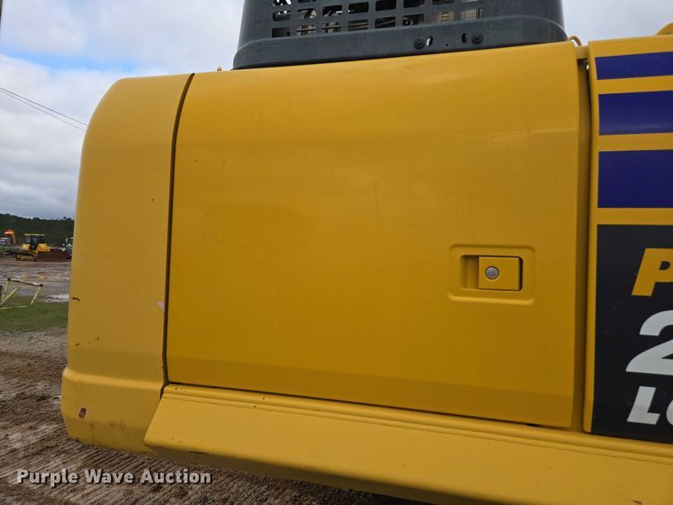 image for item DU2744 2021 Komatsu PC210LC-11 excavator