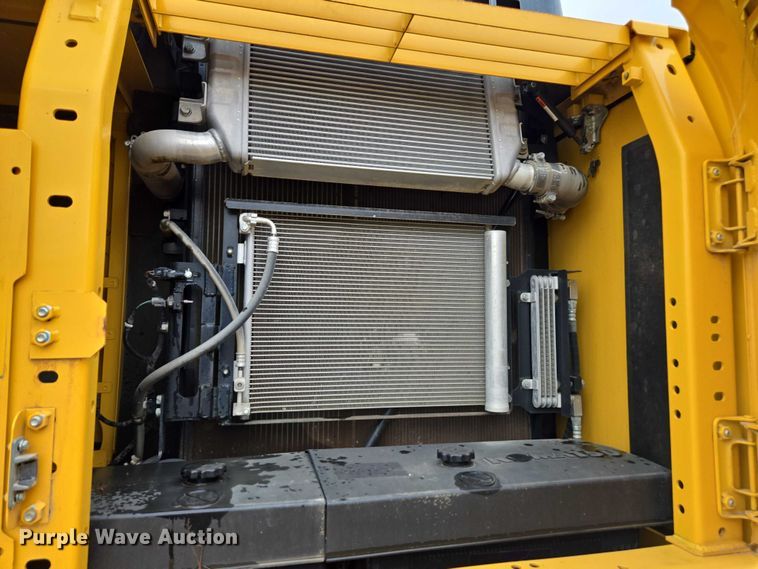 image for item DU2744 2021 Komatsu PC210LC-11 excavator