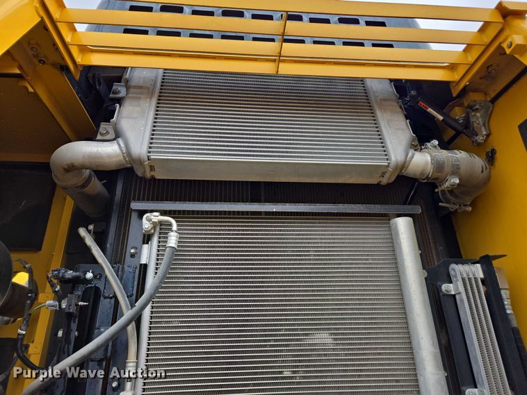 image for item DU2744 2021 Komatsu PC210LC-11 excavator