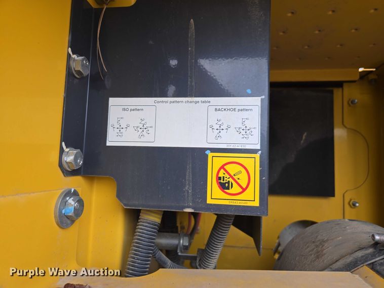 image for item DU2744 2021 Komatsu PC210LC-11 excavator