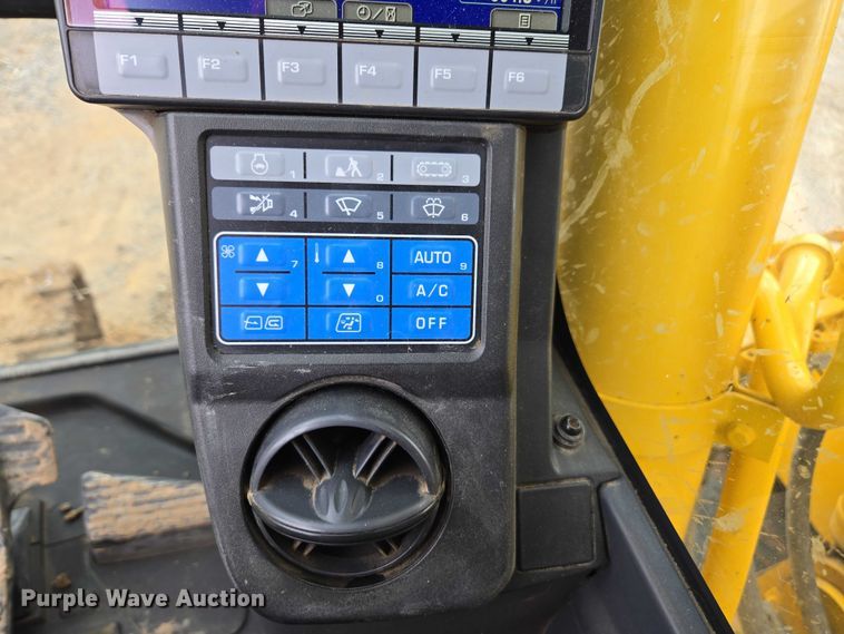 image for item DU2744 2021 Komatsu PC210LC-11 excavator