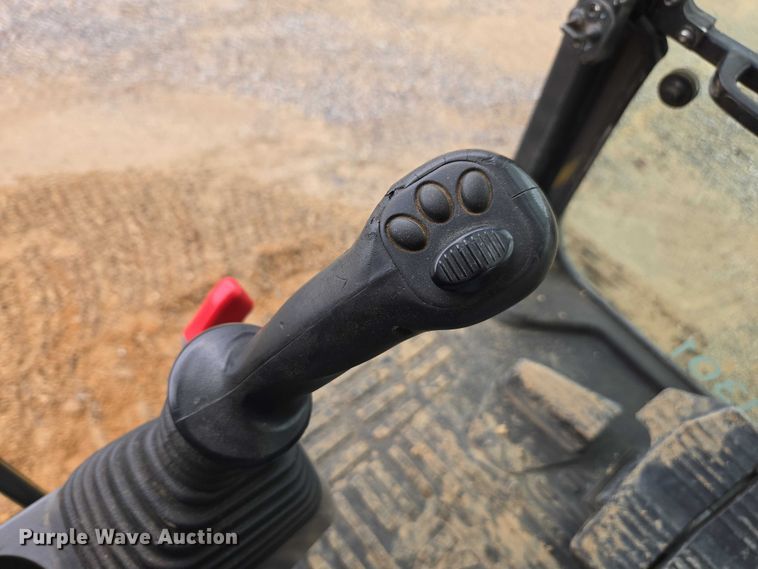 image for item DU2744 2021 Komatsu PC210LC-11 excavator