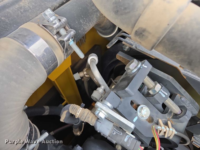 image for item DU2744 2021 Komatsu PC210LC-11 excavator