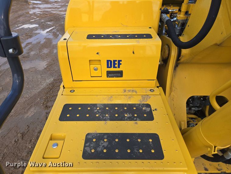 image for item DU2745 2023 Komatsu PC210LC-11 excavator