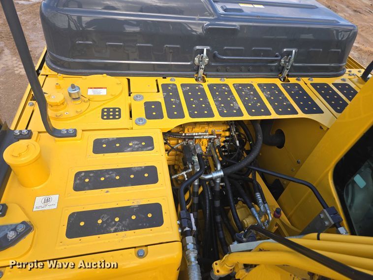 image for item DU2745 2023 Komatsu PC210LC-11 excavator