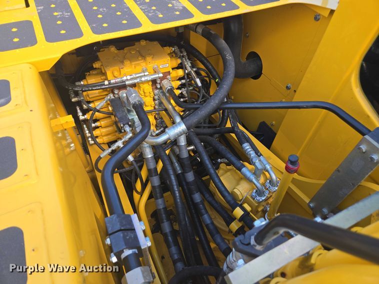 image for item DU2745 2023 Komatsu PC210LC-11 excavator