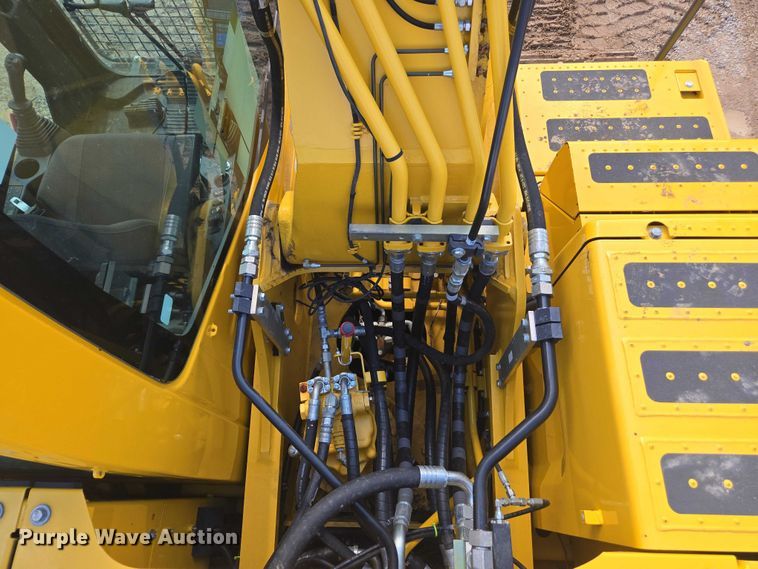 image for item DU2745 2023 Komatsu PC210LC-11 excavator