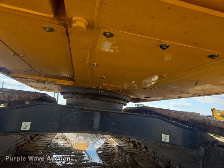 image for item DU2745 2023 Komatsu PC210LC-11 excavator