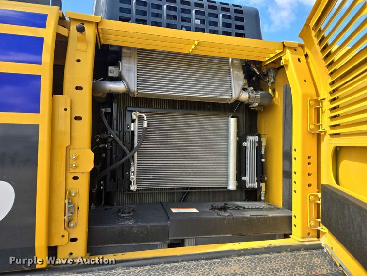 image for item DU2745 2023 Komatsu PC210LC-11 excavator