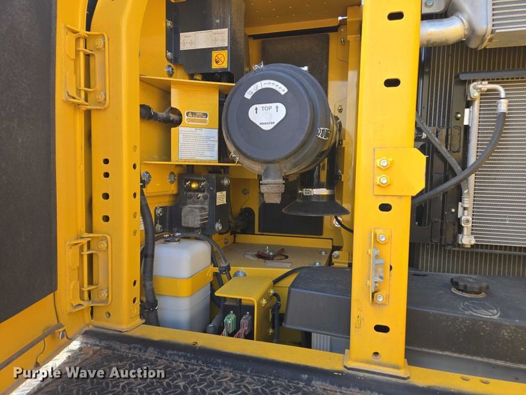 image for item DU2745 2023 Komatsu PC210LC-11 excavator