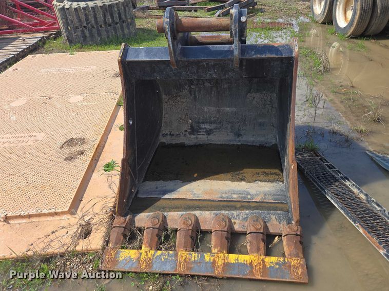 image for item DU2745 2023 Komatsu PC210LC-11 excavator