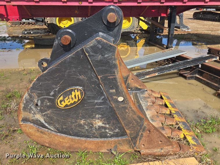 image for item DU2745 2023 Komatsu PC210LC-11 excavator