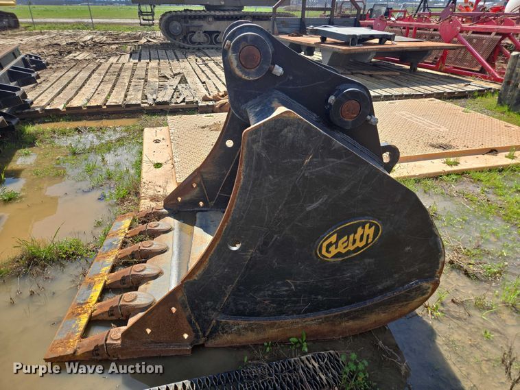 image for item DU2745 2023 Komatsu PC210LC-11 excavator