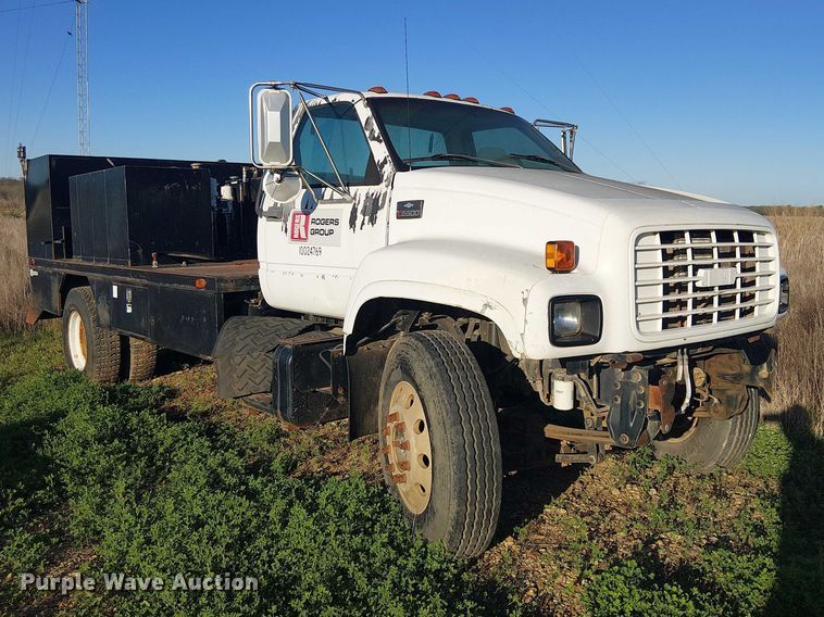 image for item DU3048 2001 Chevrolet C7500 fuel / lube truck