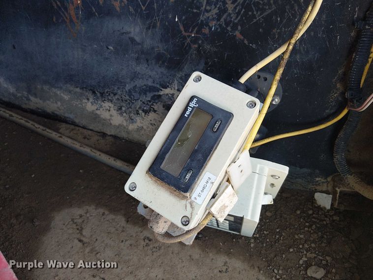 image for item DU3048 2001 Chevrolet C7500 fuel / lube truck