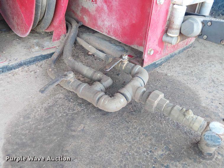 image for item DU3048 2001 Chevrolet C7500 fuel / lube truck