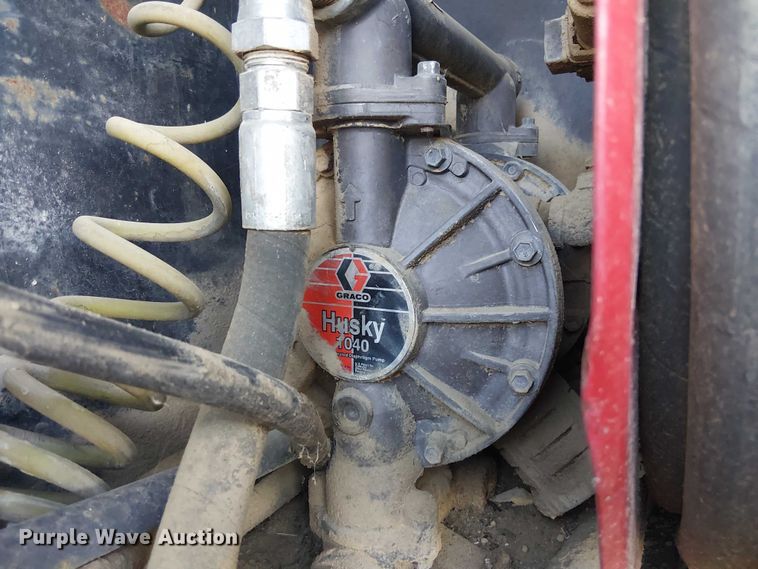 image for item DU3048 2001 Chevrolet C7500 fuel / lube truck