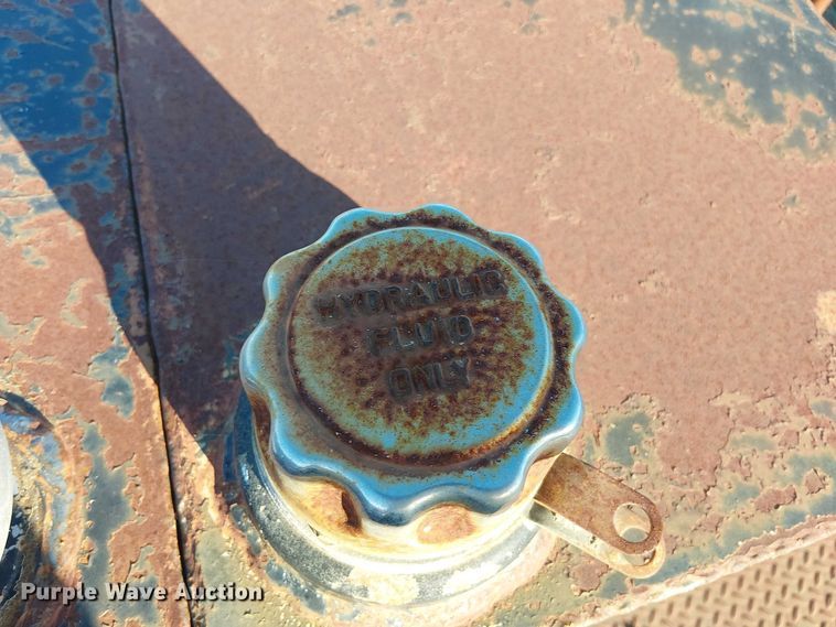 image for item DU3048 2001 Chevrolet C7500 fuel / lube truck