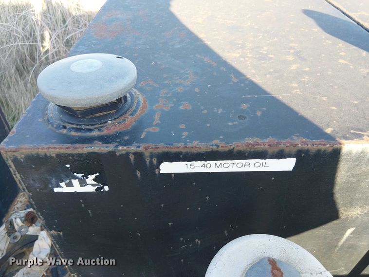 image for item DU3048 2001 Chevrolet C7500 fuel / lube truck