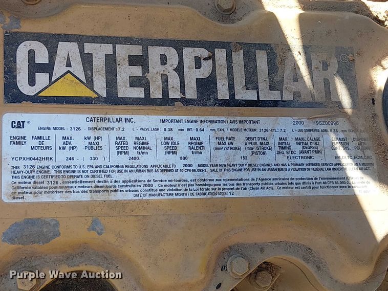 image for item DU3048 2001 Chevrolet C7500 fuel / lube truck