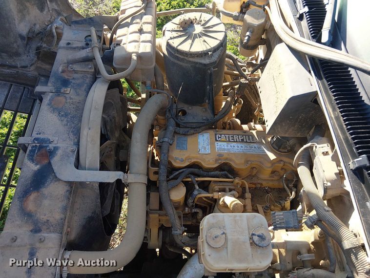 image for item DU3048 2001 Chevrolet C7500 fuel / lube truck