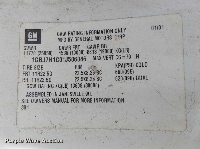 image for item DU3048 2001 Chevrolet C7500 fuel / lube truck