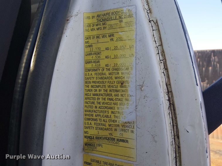 image for item DU3048 2001 Chevrolet C7500 fuel / lube truck