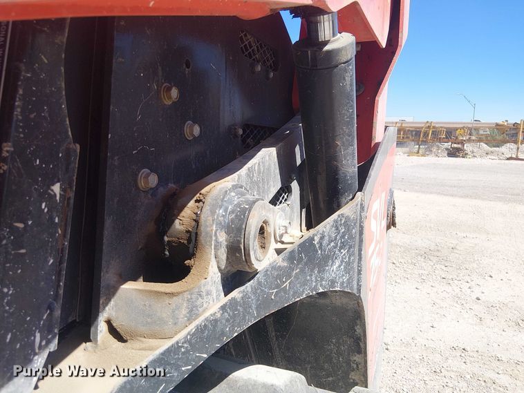 image for item DU3105 2023 Kubota SVL75-2 tracked skid steer loader