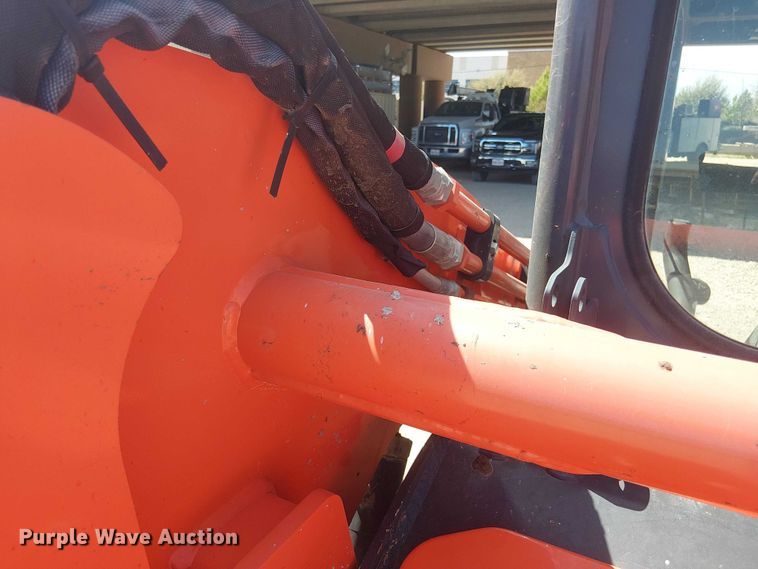 image for item DU3105 2023 Kubota SVL75-2 tracked skid steer loader