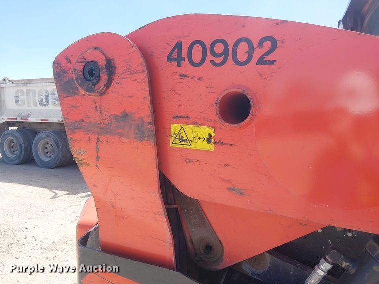 image for item DU3105 2023 Kubota SVL75-2 tracked skid steer loader