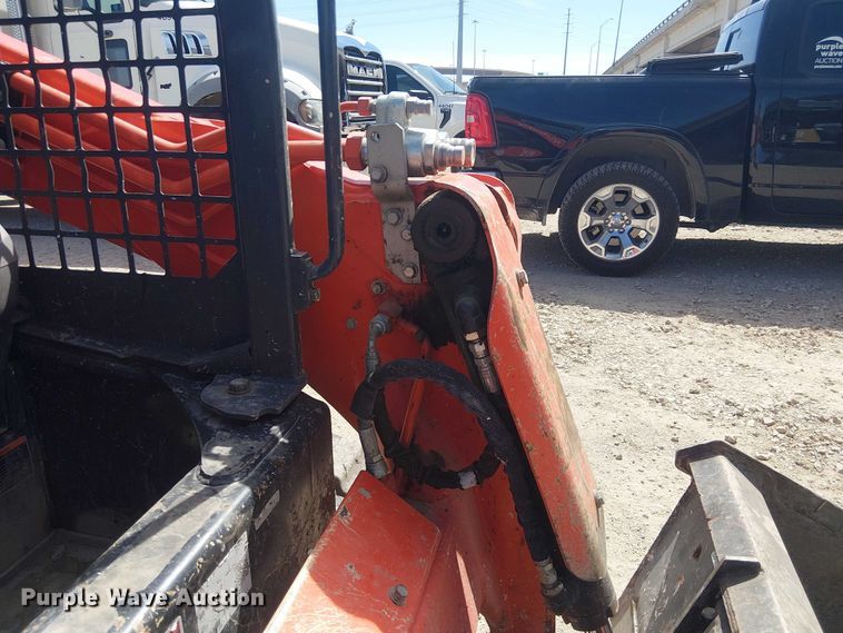 image for item DU3105 2023 Kubota SVL75-2 tracked skid steer loader