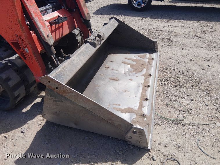 image for item DU3105 2023 Kubota SVL75-2 tracked skid steer loader