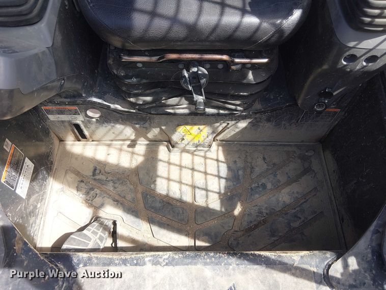 image for item DU3105 2023 Kubota SVL75-2 tracked skid steer loader