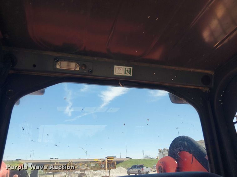 image for item DU3105 2023 Kubota SVL75-2 tracked skid steer loader