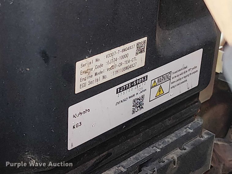 image for item DU3105 2023 Kubota SVL75-2 tracked skid steer loader