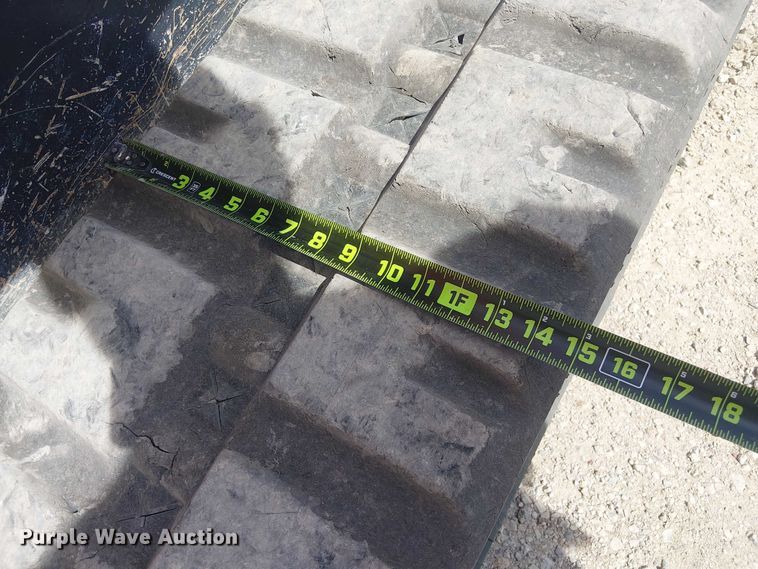 image for item DU3105 2023 Kubota SVL75-2 tracked skid steer loader