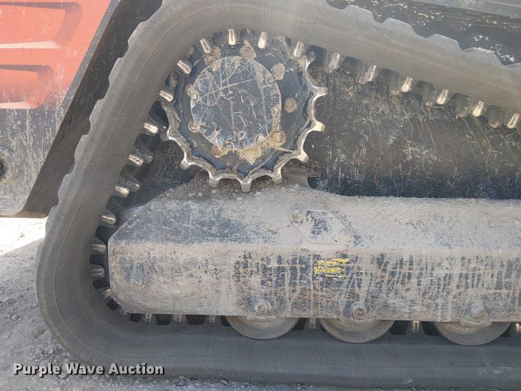 image for item DU3105 2023 Kubota SVL75-2 tracked skid steer loader