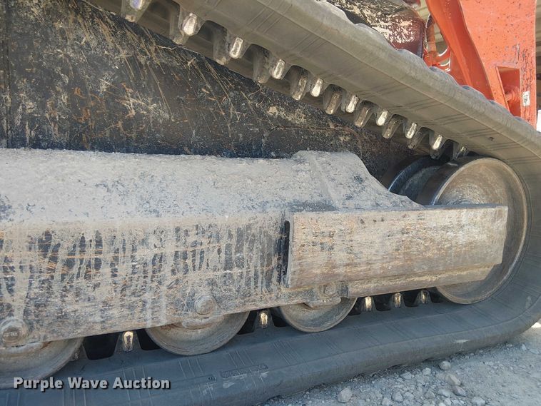 image for item DU3105 2023 Kubota SVL75-2 tracked skid steer loader