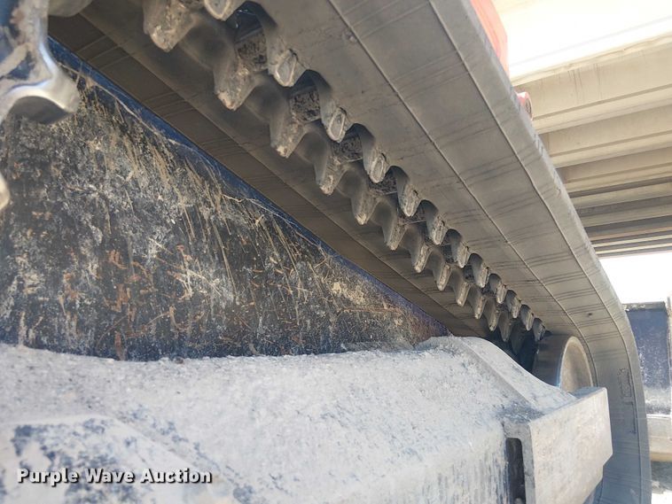 image for item DU3105 2023 Kubota SVL75-2 tracked skid steer loader